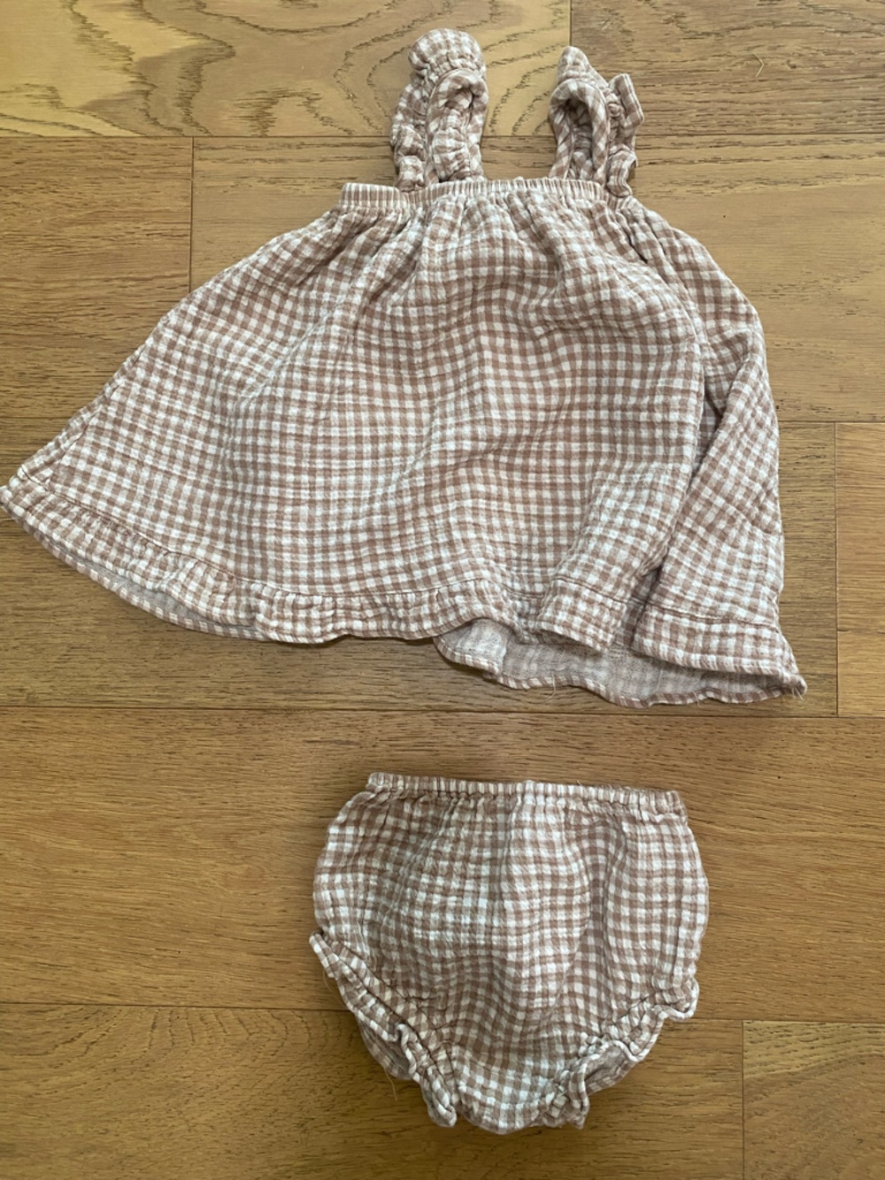 Quincy Mae Baby Girl Soft Gingham Tank Top & Bloomers Set Cream & Tan 18-24m EUC